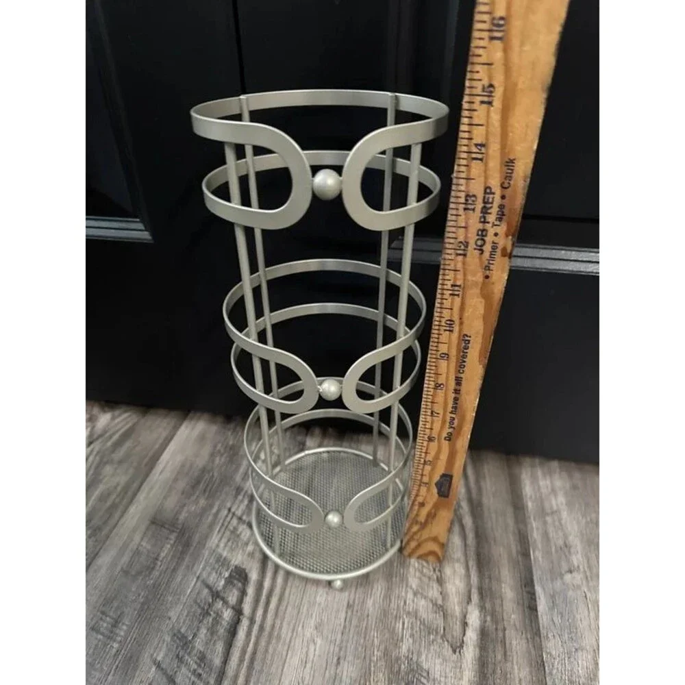 Toilet paper holder